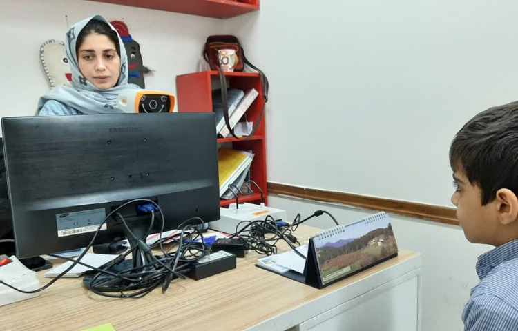 انجام معاینات تنبلی چشم دانش آموزان پیش دبستانی 7