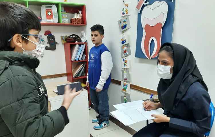 انجام معاینات پایه چهارم از طرف مرکز بهداشت 1