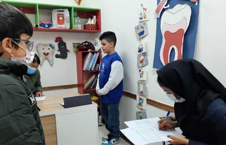 انجام معاینات پایه چهارم از طرف مرکز بهداشت 6