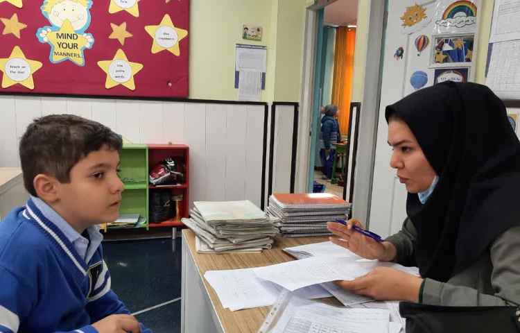 انجام معاینات پایه چهارم از طرف مرکز بهداشت 7