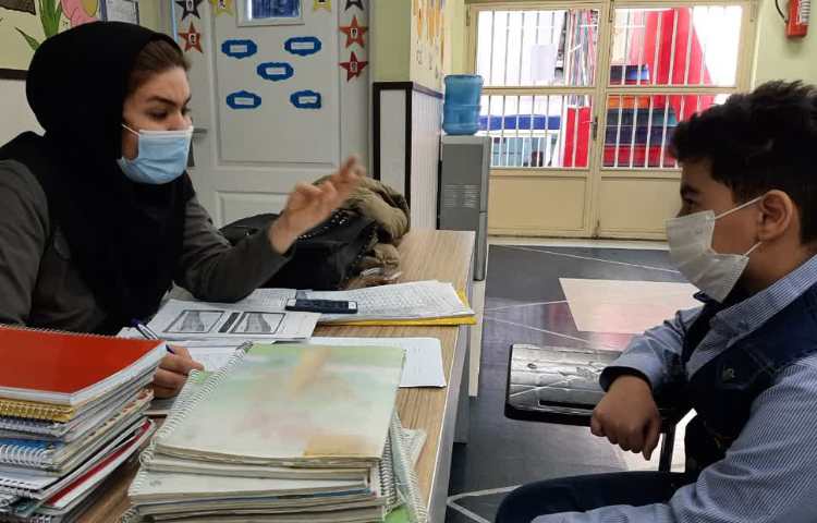 انجام معاینات پایه چهارم از طرف مرکز بهداشت 9