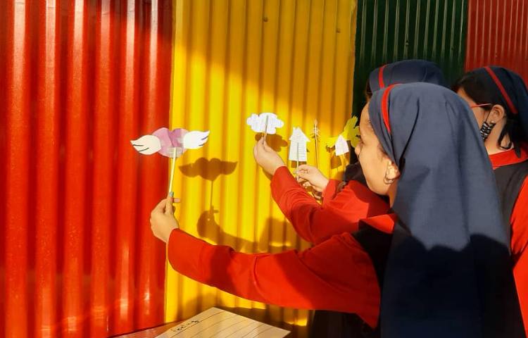 انجام نمایش سایه ها به زبان انگلیسی