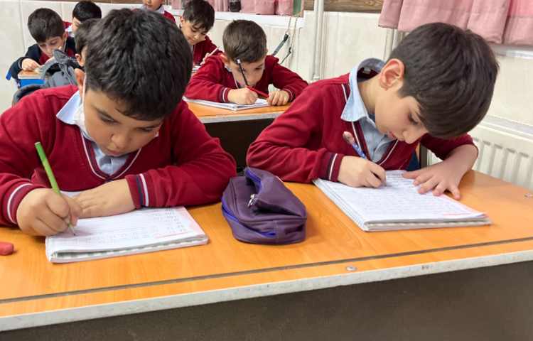 انجام و بررسی فعالیت‌های ALV Notebook 4