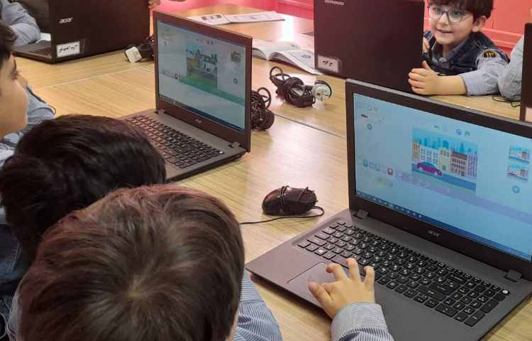 انجام پروژه شماره یک اسکرچ جونیور 4