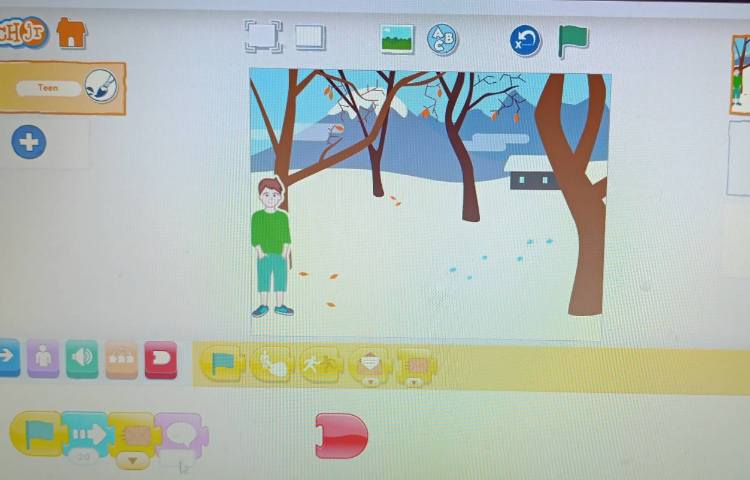 انجام پروژه های دو و چهار اسکرچ جونیور ( گردش ماه به دور زمین و چهارفصل ) 2