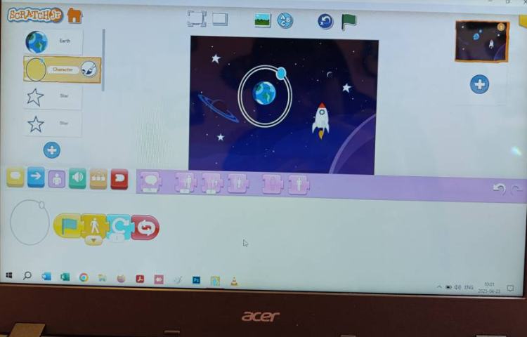 انجام پروژه های دو و چهار اسکرچ جونیور ( گردش ماه به دور زمین و چهارفصل )