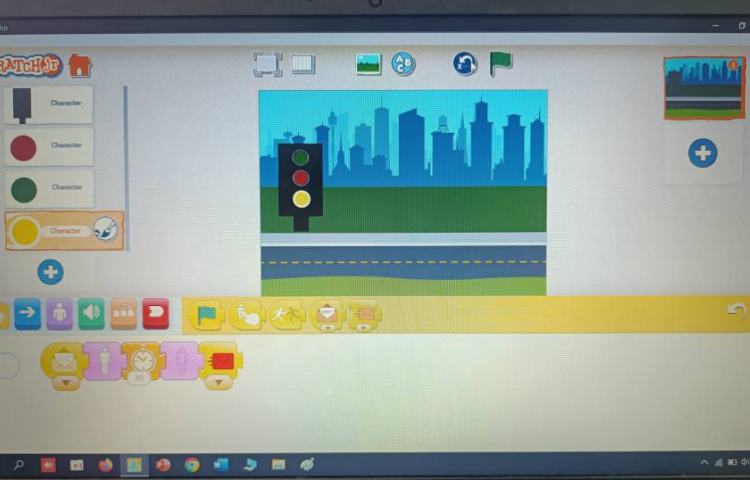 انجام پروژه های شماره شش و هشت اسکرچ جونیور چراغ راهنمایی و زیر دریا