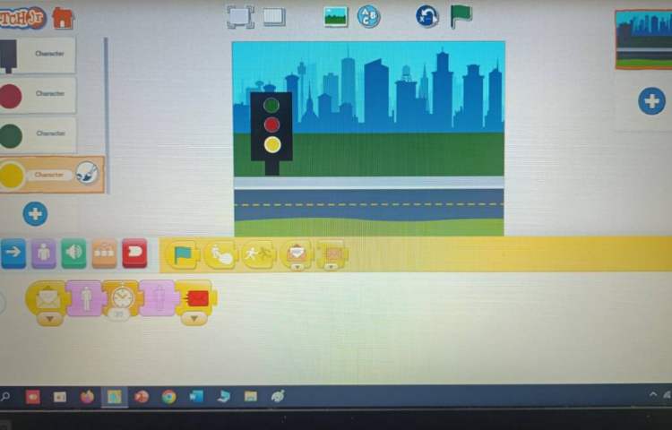 انجام پروژه های شماره شش و هشت اسکرچ جونیور چراغ راهنمایی و زیر دریا 7