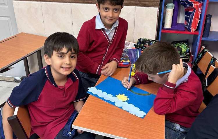 انجام پروژه‌ی مربوط به مبحث آب‌وهوا-زنگ Science 4
