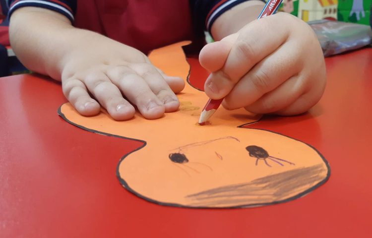 انجام پروژه‌ی کتاب Science 4