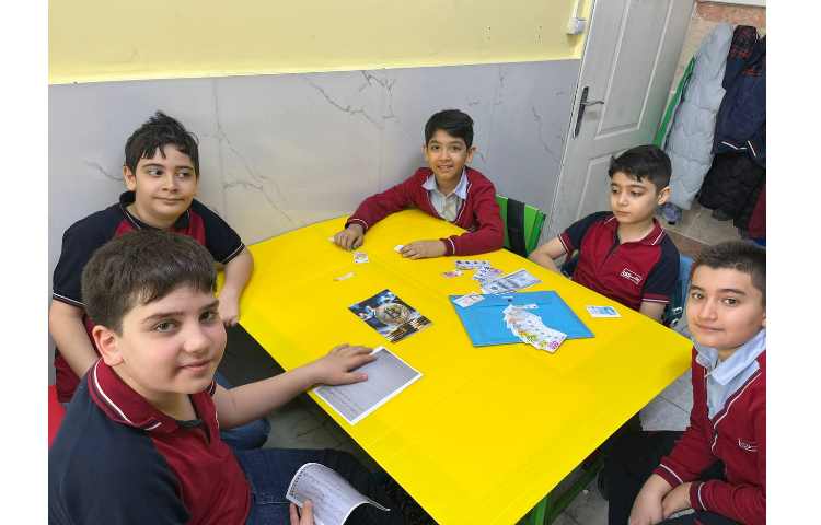 انجام پوستر مرتبط با هفته ملی علوم 7