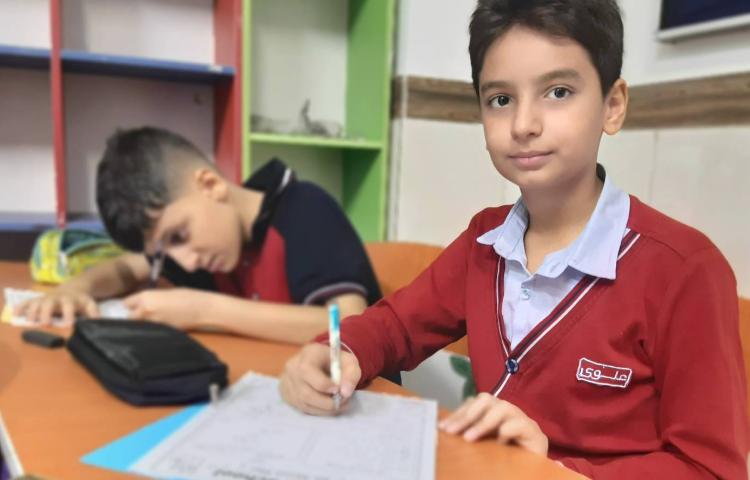انجام کاربرگ توسط زبان‌آموزان و صحبت در مورد علایق خود 2