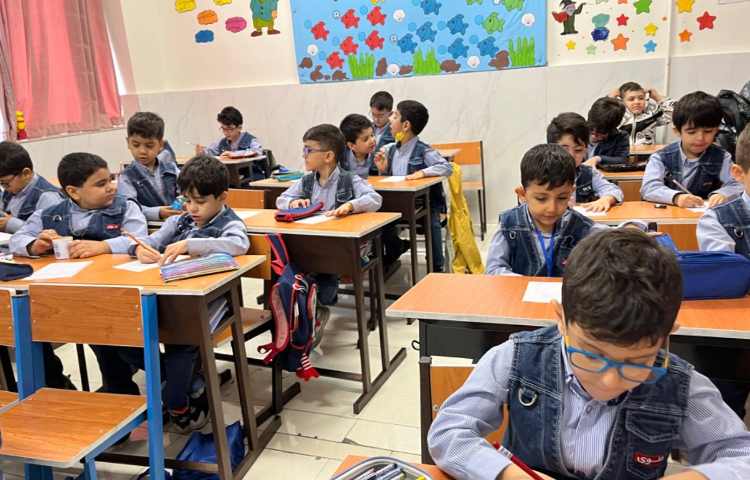 انجام کاربرگ مربوط به living things و non living things 1