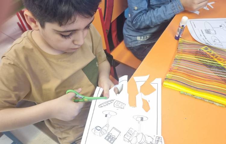 : انجام کاربرگ و جمله سازی با استفاده از تصویر خوراکی های مختلف 3