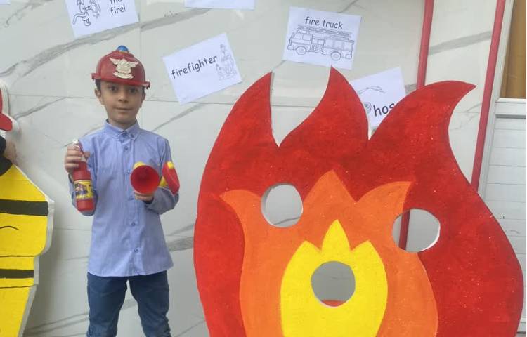 انجام کاردستی با موضوع روز آتش نشان 2