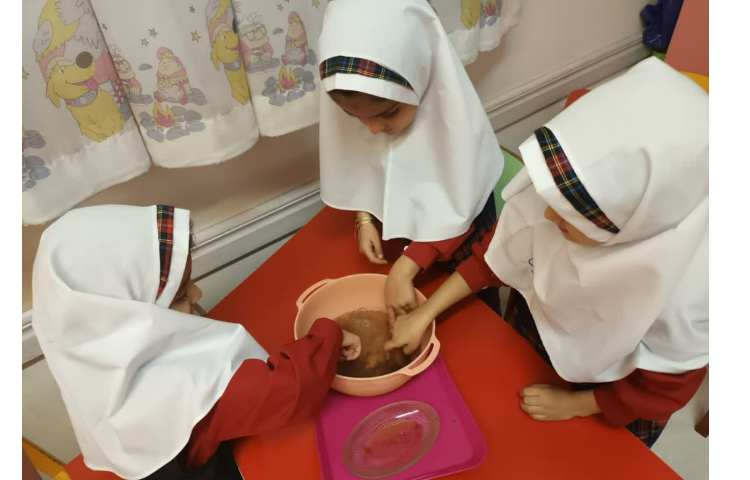 انجام کاردستی و آزمایش علوم 4