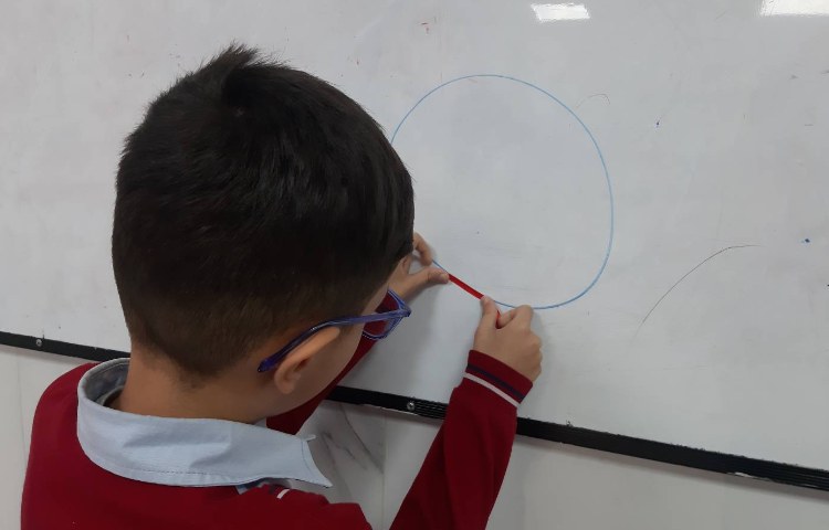 اندازه گیری خط خمیده با استفاده از نقطه گذاری و پاره خط