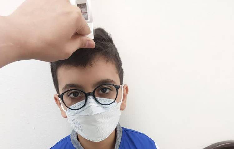 اندازه گیری قد و وزن دانش آموزان دبستان علوی 6