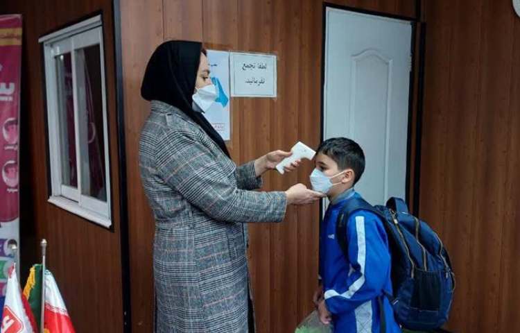 اندازه گیری و سنجش تب دانش آموزان دبستان علوی 4