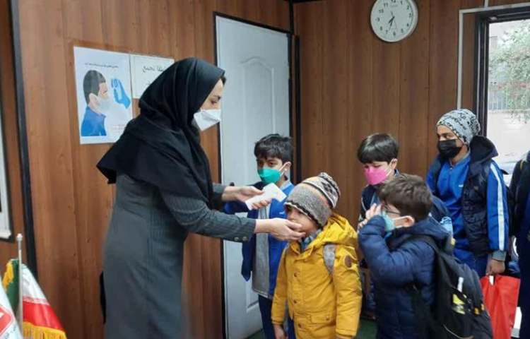 اندازه گیری و سنجش تب دانش آموزان دبستان علوی 6