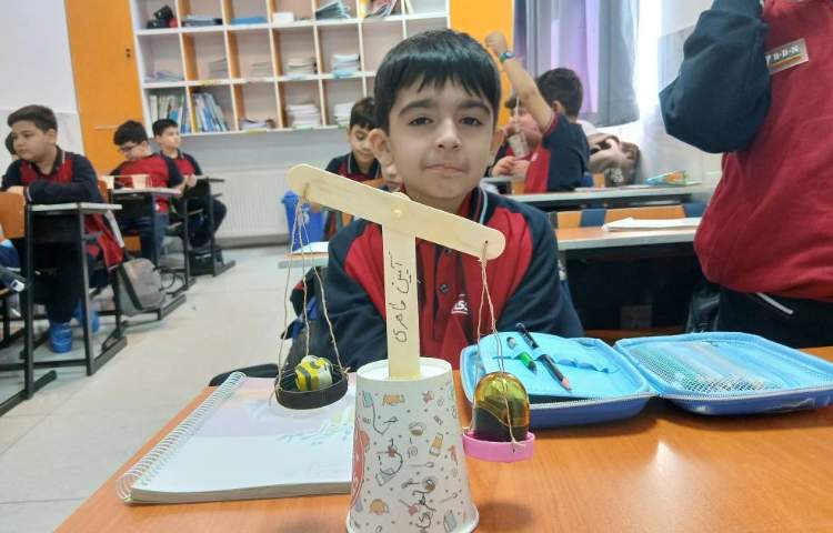 اندازه گیری و مقایسه جرم با ترازوی دست ساز_ علوم 1