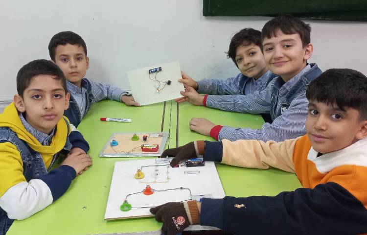 انواع مدارهای الکتریکی و ساخت اعصاب سنج با مشارکت دانش آموزان به صورت گروهی 1