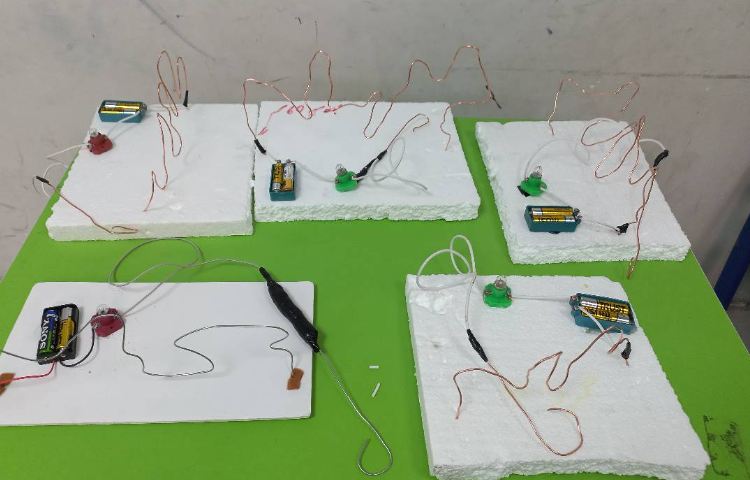 انواع مدارهای الکتریکی و ساخت اعصاب سنج با مشارکت دانش آموزان به صورت گروهی 3