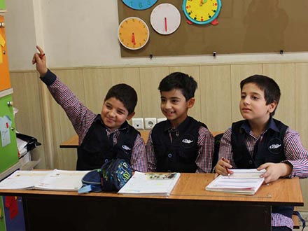 چگونه فرزندان خود را به درس خواندن ترغیب کنیم؟