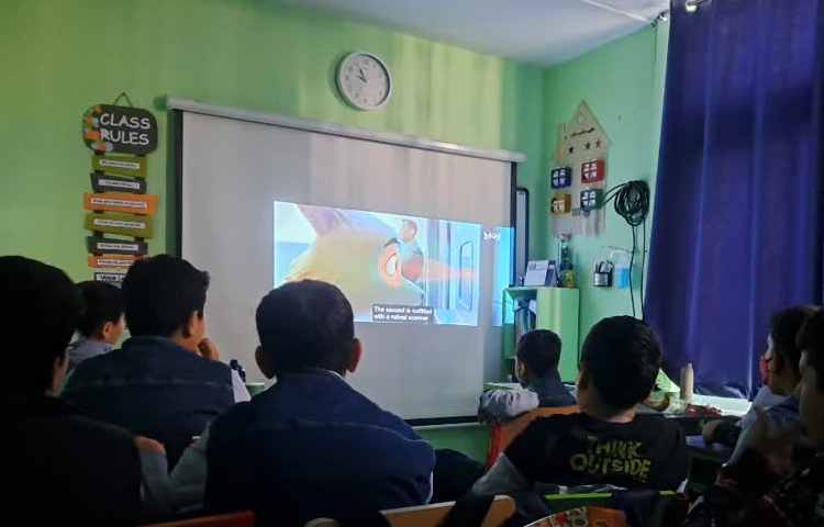 Cinema انیمیشن برای تقویت listening 1