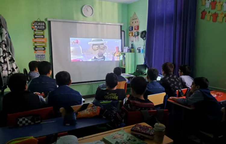 Cinema انیمیشن برای تقویت listening 1