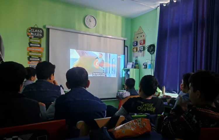 Cinema انیمیشن برای تقویت listening 2