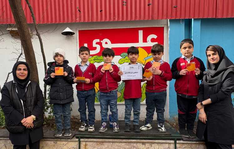 اهدای جایزه به دانش آموزان منتخب 4