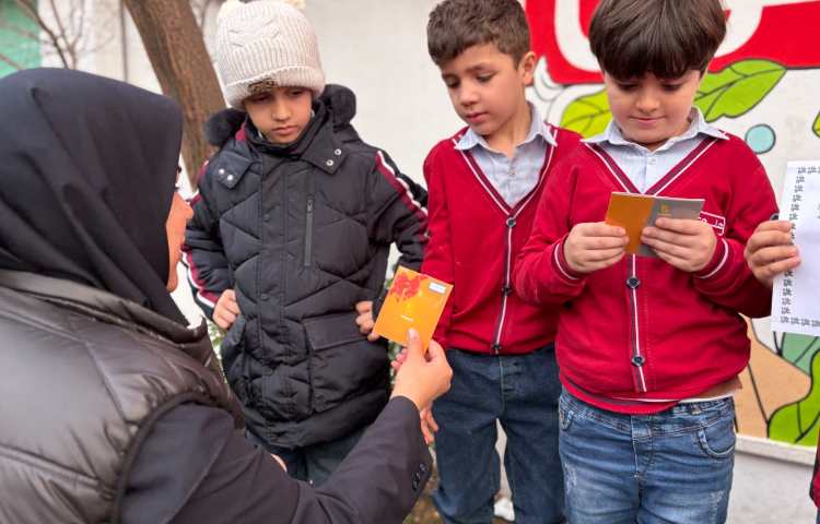 اهدای جایزه به دانش آموزان منتخب 6