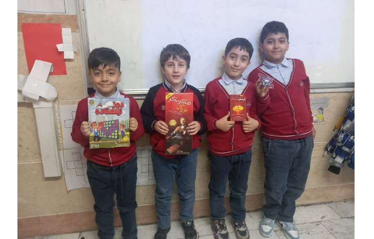 اهدای جوایز به دانش آموزان سه شنبه داغ 16