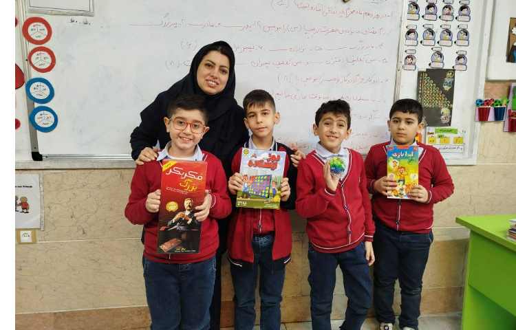 اهدای جوایز به دانش آموزان سه شنبه داغ 2