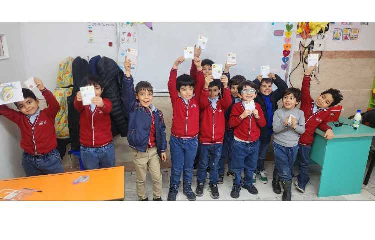 اهدای جوایز به دانش آموزان 2