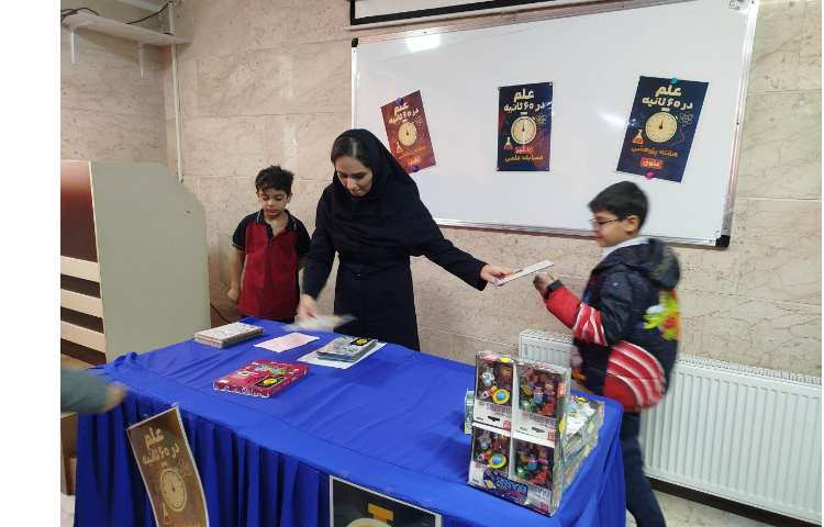 اهدای جوایز به نفرات برتر مسابقه ی علم در 60ثانیه 17