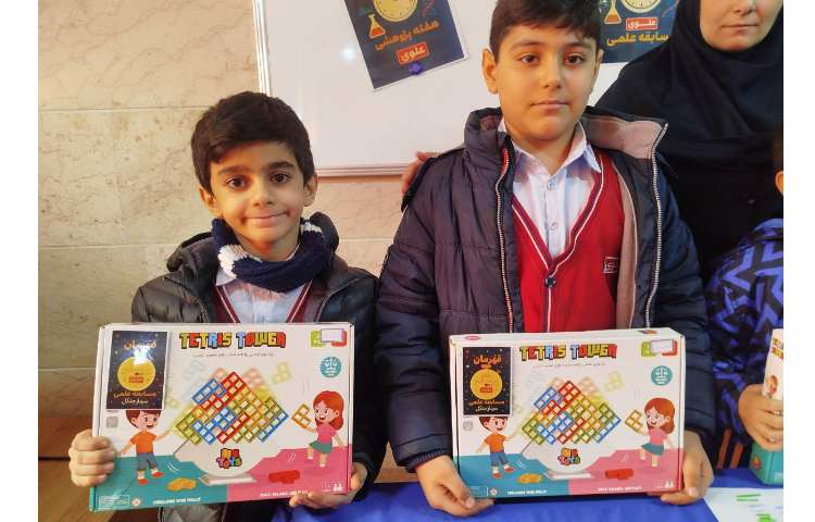 اهدای جوایز به نفرات برتر مسابقه ی علم در 60ثانیه 20