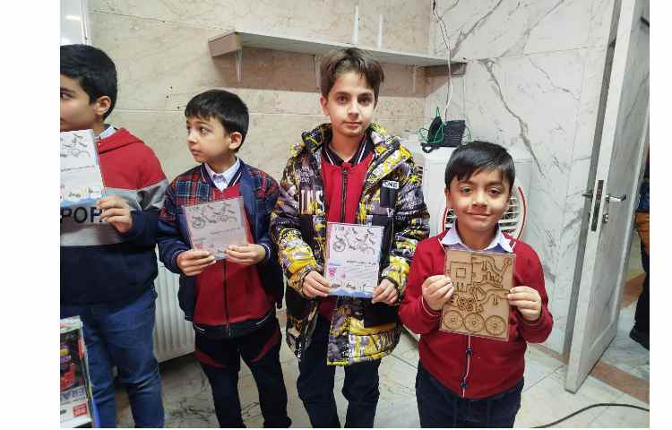 اهدای جوایز به نفرات برتر مسابقه ی علم در 60ثانیه 25