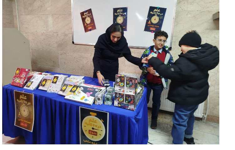 اهدای جوایز به نفرات برتر مسابقه ی علم در 60ثانیه 4