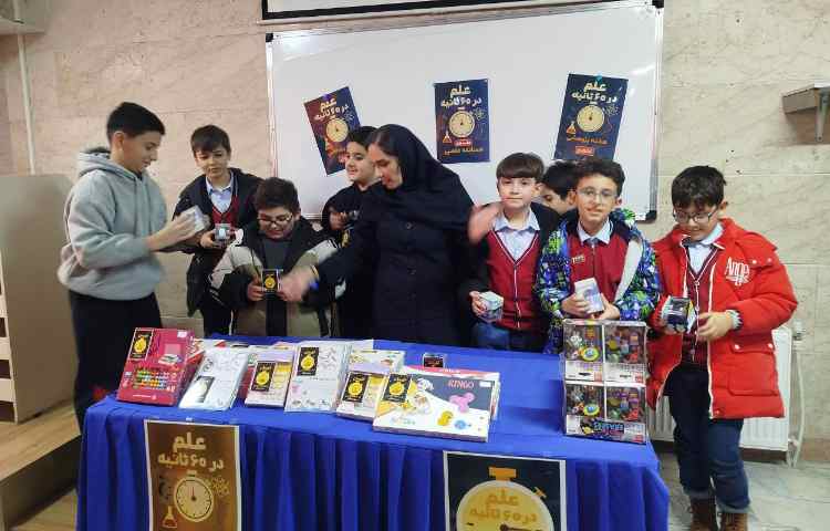 اهدای جوایز به نفرات برتر مسابقه ی علم در 60ثانیه 6