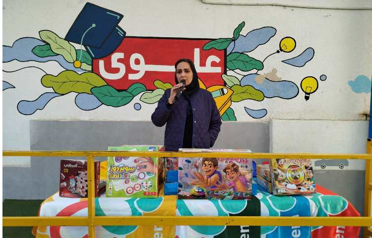 اهدای جوایز مسابقات درون مدرسه ای و منتخب شده ی مسابقات بین شعب سودوکو و مشاعره و آقای ریاضی 1