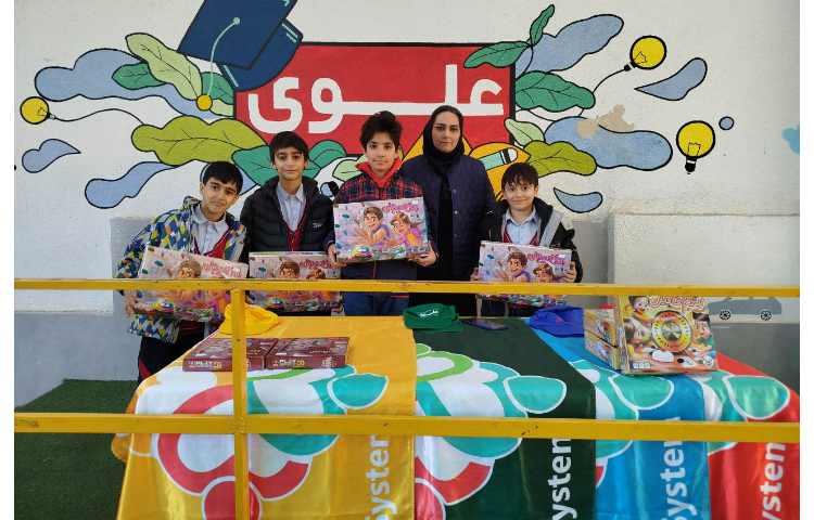 اهدای جوایز مسابقات درون مدرسه ای و منتخب شده ی مسابقات بین شعب سودوکو و مشاعره و آقای ریاضی 3