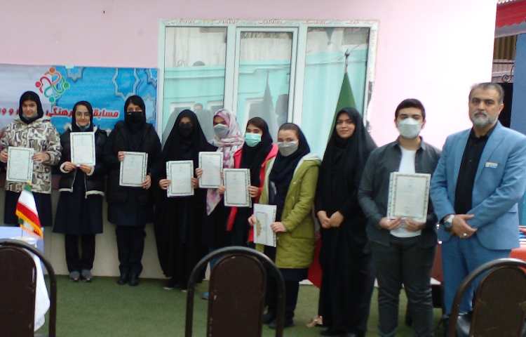 اهدای جوایز مسابقات فرهنگی و هنری بین مدارس علوی 9
