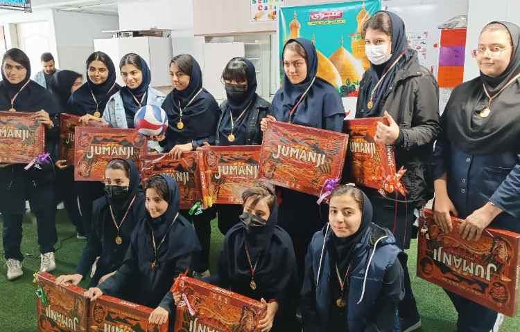 اهدای جوایز نفرات برتر مسابقات ورزشی 5