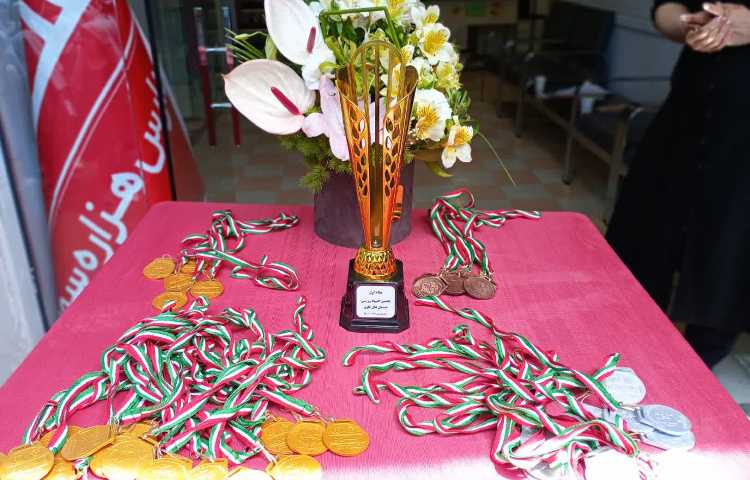 اهدای مدال به مقام آوران ورزشی 10