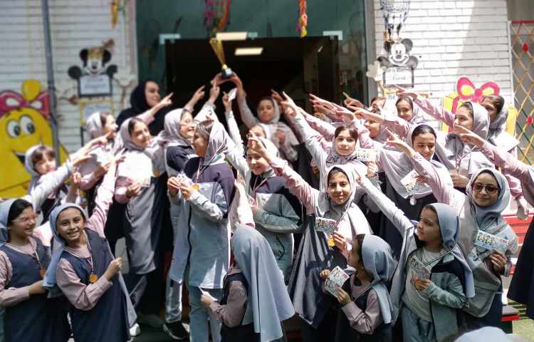 اهدای مدال به مقام آوران ورزشی 5