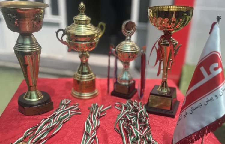 اهدای مدال های مسابقات ورزشی 11