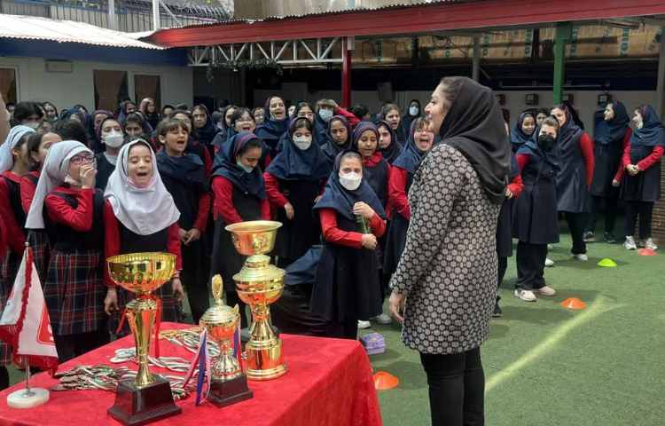 اهدای مدال های مسابقات ورزشی 8