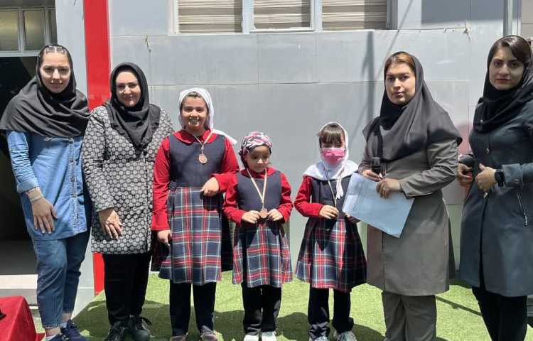 اهدای مدال های مسابقات ورزشی 9